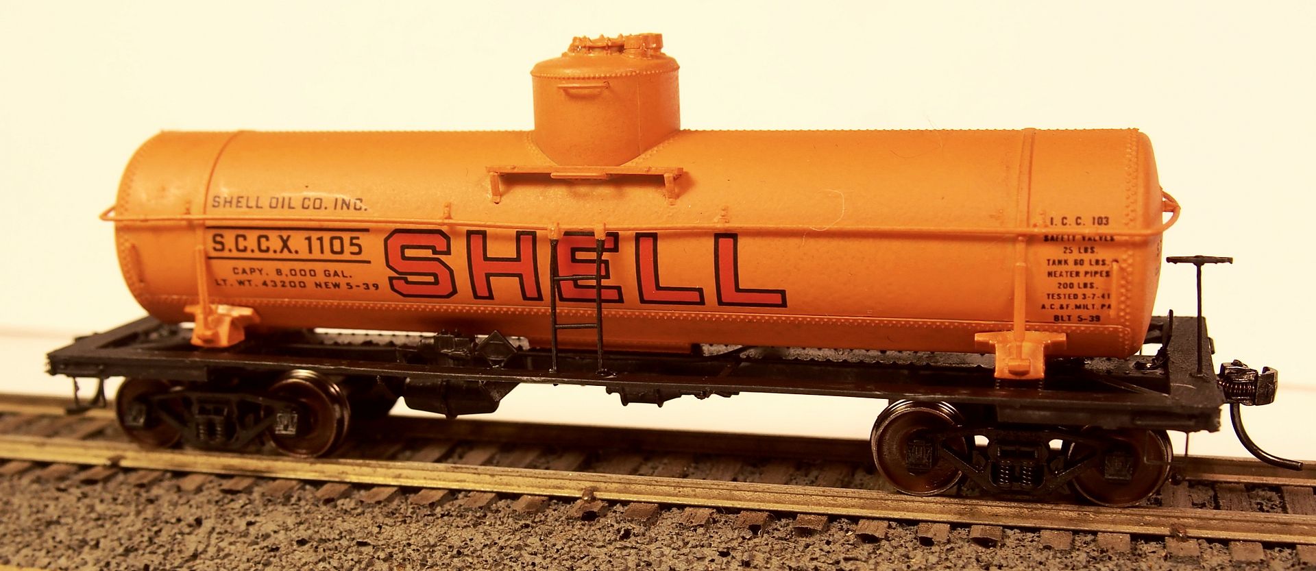 Weekend Photo FUN 710 October, Columbus Day, 2016 Model Railroader